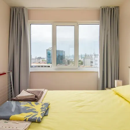 Apartament Train Station Flat With Port View