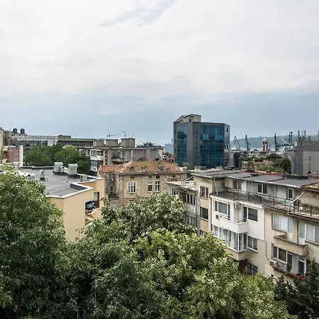 דירה Train Station Flat With Port View