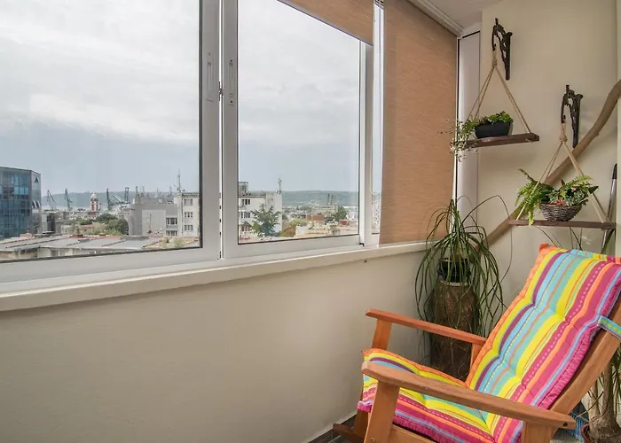 Train Station Flat With Port View Appartement *