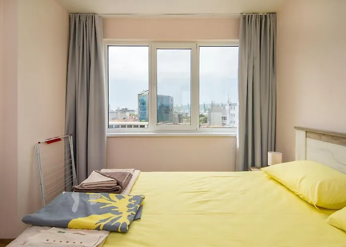 Appartement Train Station Flat With Port View