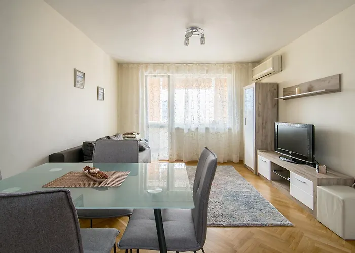 Train Station Flat With Port View Apartment Varna